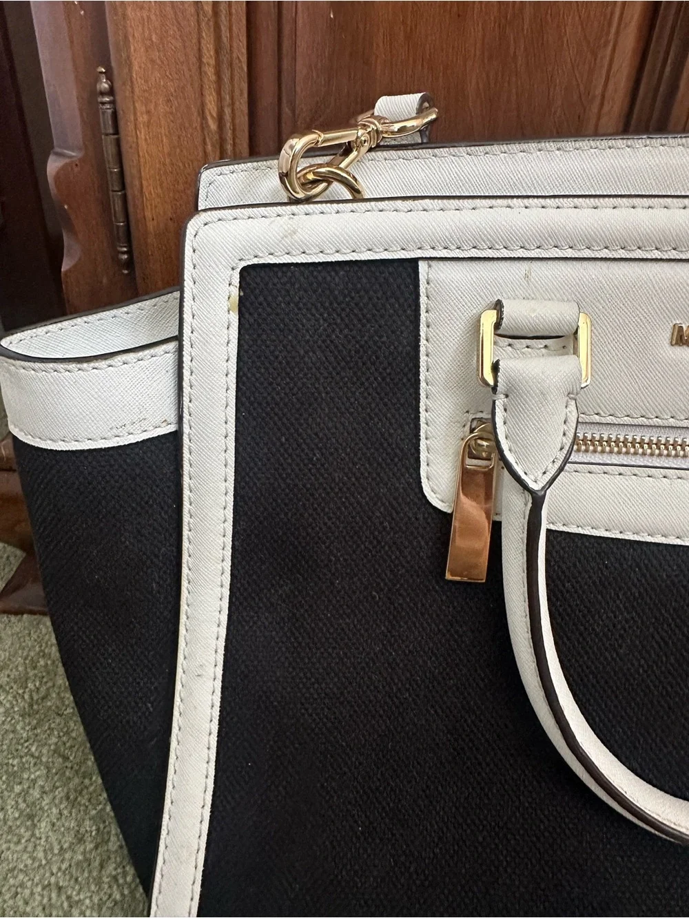 MICHAEL KORS Black and White Contrast Tote